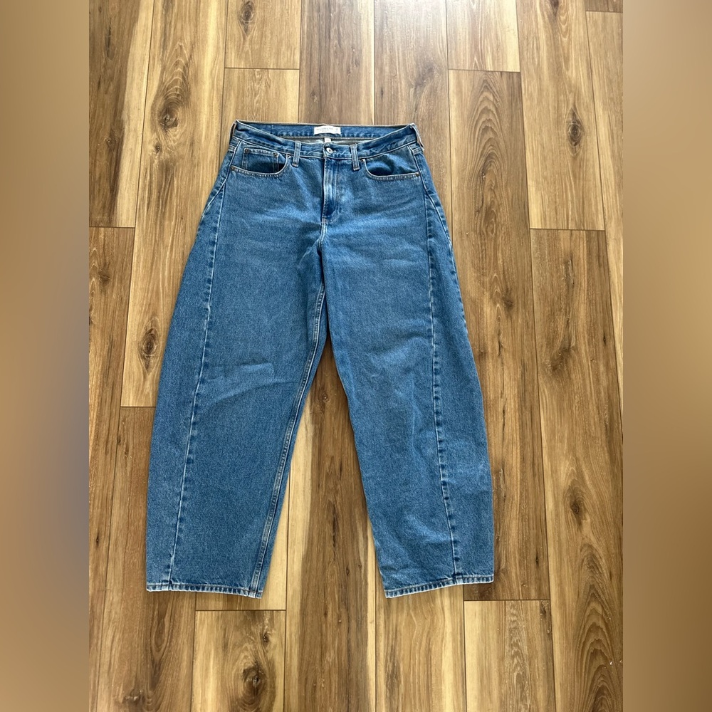 Abercrombie & Fitch womens mid rise the barrel jeans size 29/8L - Picture 2 of 6